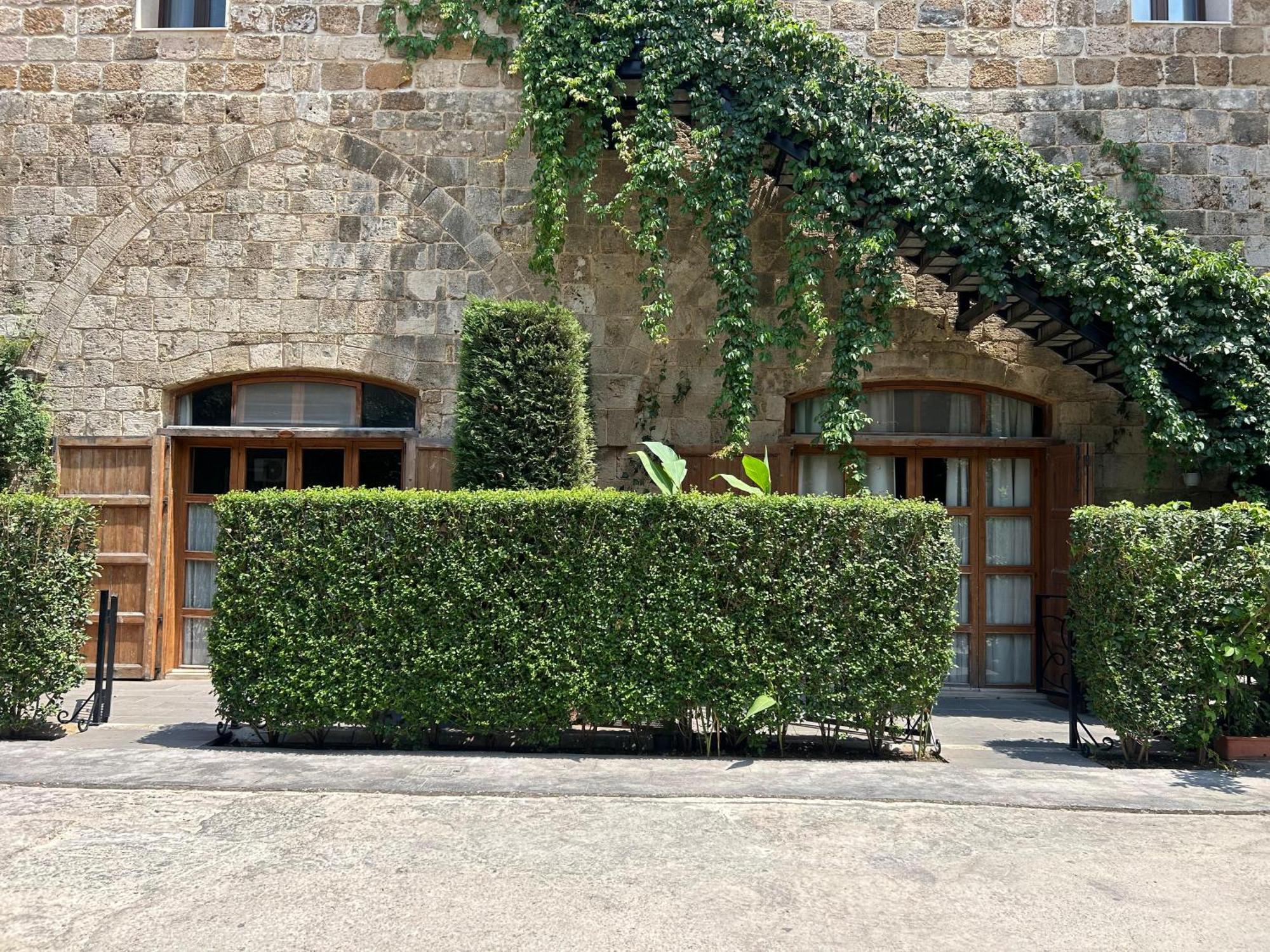 Old Town Guesthouses Batroûn Buitenkant foto